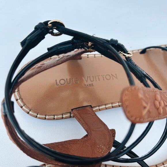 Louis Vuitton Gladiator Sandals Flats Strappy
Black LV Logo Leather 41 Ankle 11 - Picture 8 of 14